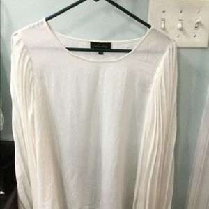 White Top with Fancy Sleeves Size L-NWOT
